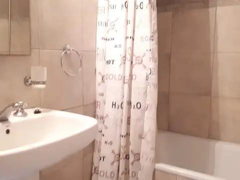 Monoambiente Semiamoblado con Balcón,
