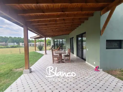 Casa en Alquiler de 4 dormitorios