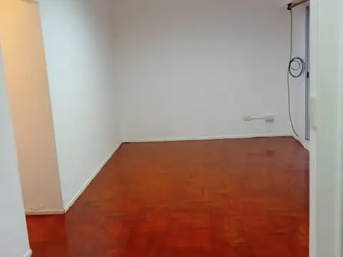 Victor Martínez 100, Piso PB