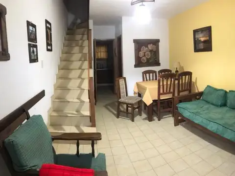 Depto Tipo Casa 3 ambientes con 2 baños