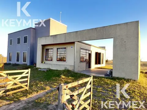 Destacada casa en venta  -  142 y 650