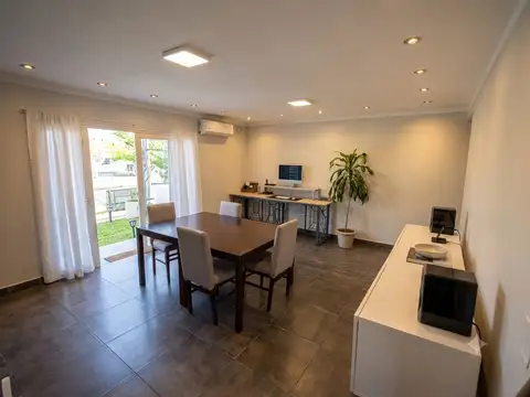 Casa 6 ambientes con 4 baños