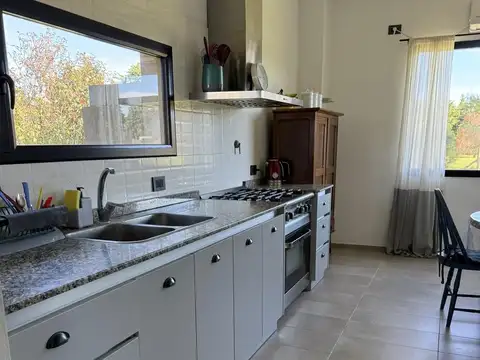 Casa en Alquiler al Este