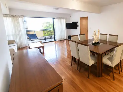 Venta tres dormitorios, patio y cochera