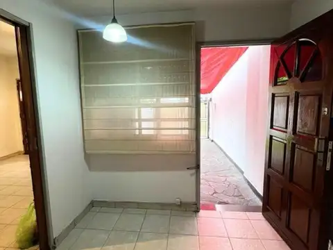 Depto Tipo Casa en Venta en Lanús Oeste, USD 100.000