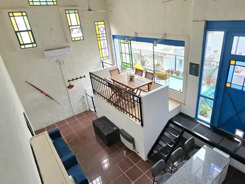 Depto Tipo Casa 4 ambientes con 3 baños