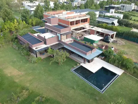 PUERTO ROLDÁN - Increíble casa sobre el lago!