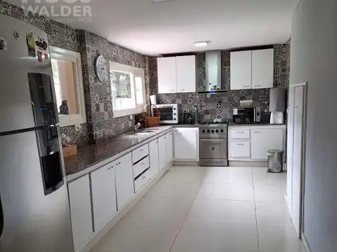 Casa 5 ambientes con 2 baños