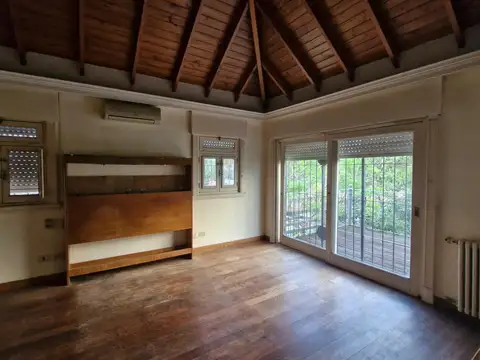 Casa en Alquiler con 1 cochera