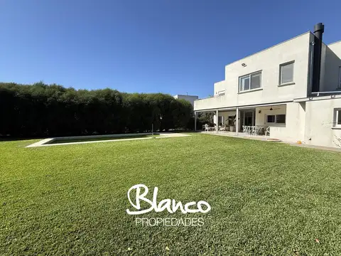 Casa en Venta en Haras Santa Maria, USD 370.000