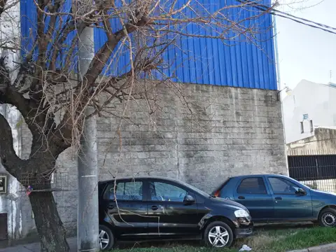 Galpon en Venta 14,88  mts Frente
