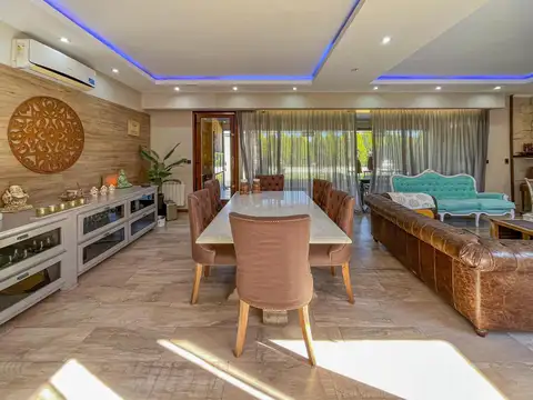 Casa 6 ambientes con 4 baños