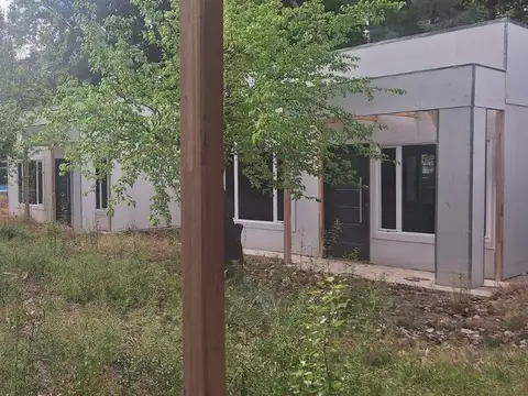 Casa en Venta con 3 cocheras