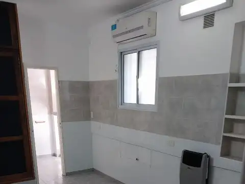 Oficina 4 ambientes con 1 baño
