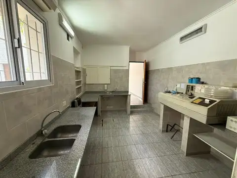 Oficina en Alquiler en Zarate, $ 700.000