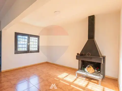Casa en Alquiler con 2 cocheras
