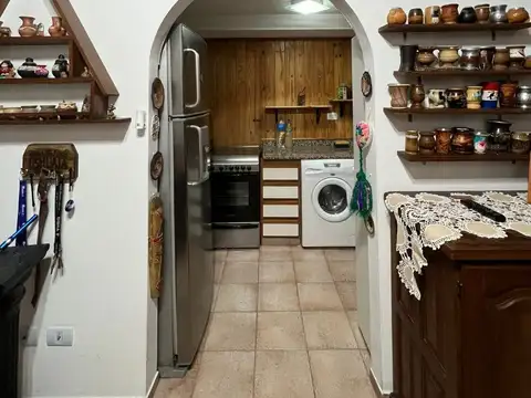 Domingo Albariño 3000, Piso 1