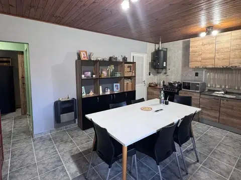 Casa 7 ambientes con 1 baño