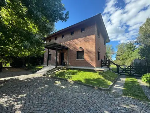 VENTA. CASA EN BARRIO LAS LOMADAS. LOS CARDALES