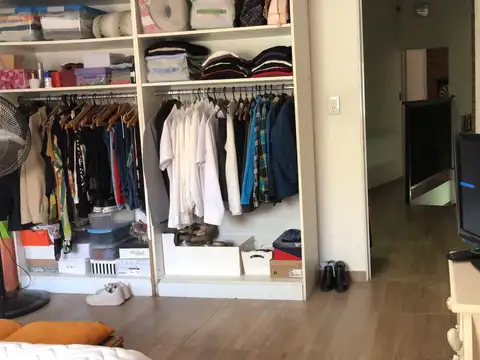 Casa en Alquiler con 1 cochera