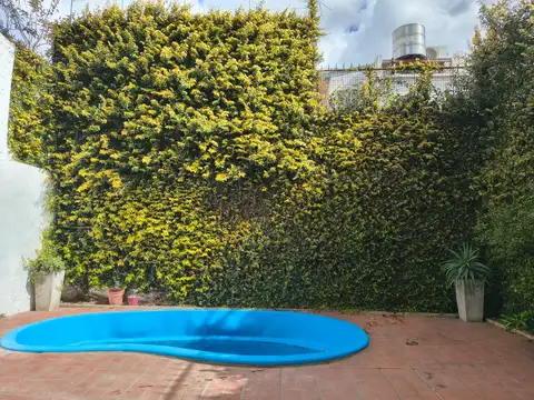 Espléndida Casa en alquiler en Palermo. Pileta. Garage. Sin expensas