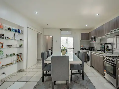 Depto Tipo Casa en Venta de 5 ambientes