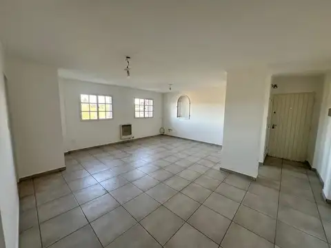 Departamento en Alquiler en Chateau Carreras, $ 850.000