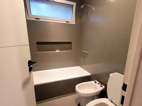 Casa 6 ambientes con 3 baños