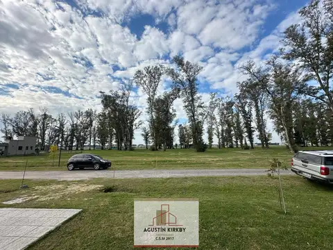 Casa en Venta con 4 cocheras