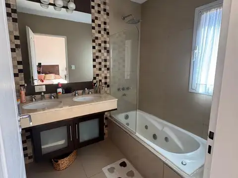 Casa  en Venta en La Montura, Pilar, G.B.A. Zona Norte