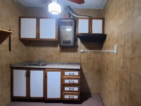 Depto Tipo Casa en Alquiler en Echesortu, $ 400.000