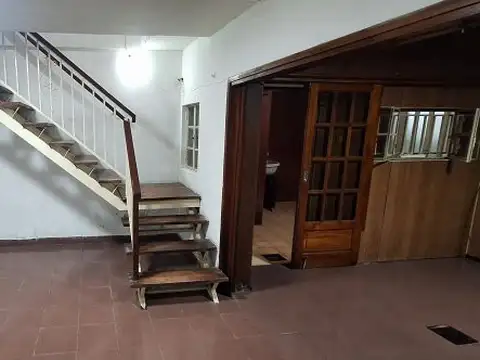 Depto Tipo Casa en Alquiler de 6 ambientes