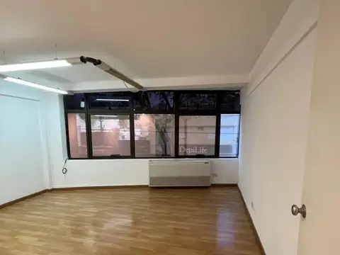 Excelente oficina centro de San Isidro 50 m2 con Cochera