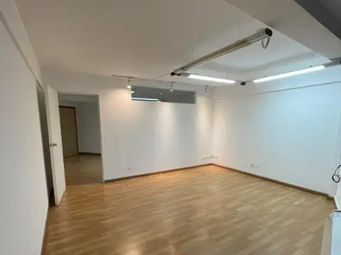 Oficina 2 ambientes con 1 baño