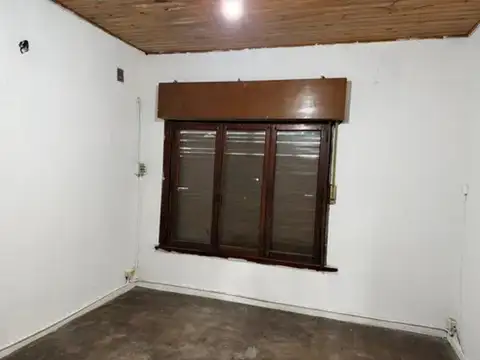 Casa 3 ambientes con 1 baño