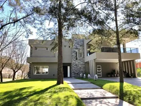 Casa en Venta de 5 dormitorios