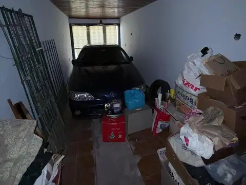 Casa en Venta en Castelar, USD 98.000