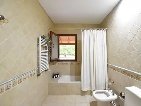 Casa 7 ambientes con 5 baños