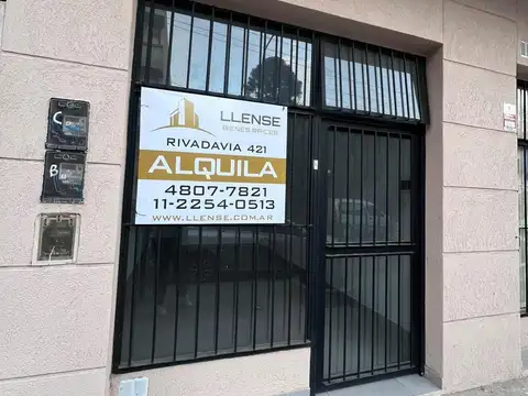 Local de 17m2 con baño completo a estrenar en alquiler - Ezpeleta Centro