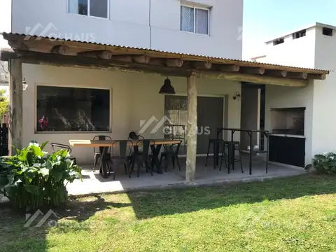 Casa en Venta en El Portal De Pilar, USD 220.000