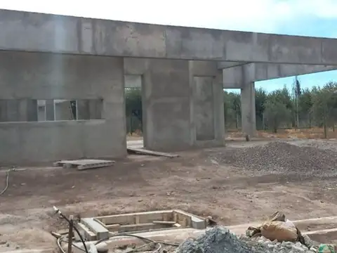 Casa 7 ambientes con 2 baños