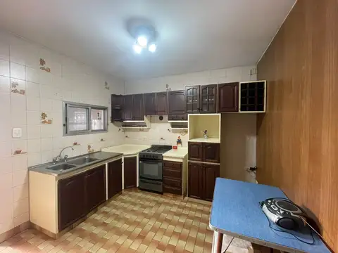 PH DE 3 AMBIENTES CON COCHERA, PATIO Y TERRAZA APTO CREDITO