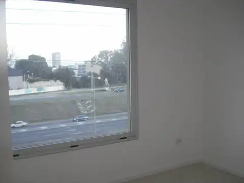 Oficina en Venta en Pilar Centro, USD 145.000