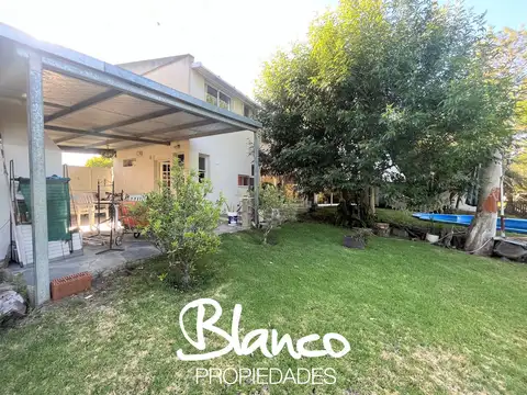 Casa en Venta con 4 cocheras