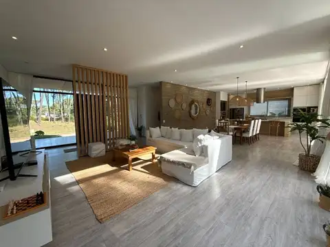 Casa en Venta en Álamos 2, USD 420.000