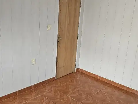 Casa 6 ambientes con 1 baño