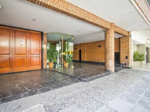 Departamento duplex 4 amb con cochera fija - Barrio Norte