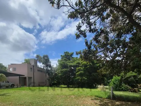 Lote en venta en Gonnet