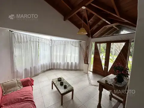 Casa en Venta con 2 cocheras