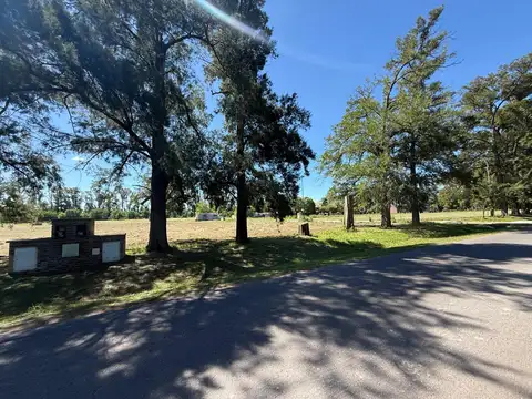 Terreno en venta en Cortines Lujan esquina sobre Mosconi